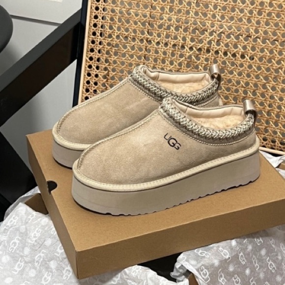 📌📌UGG tasman slippers - Picture 1 of 4